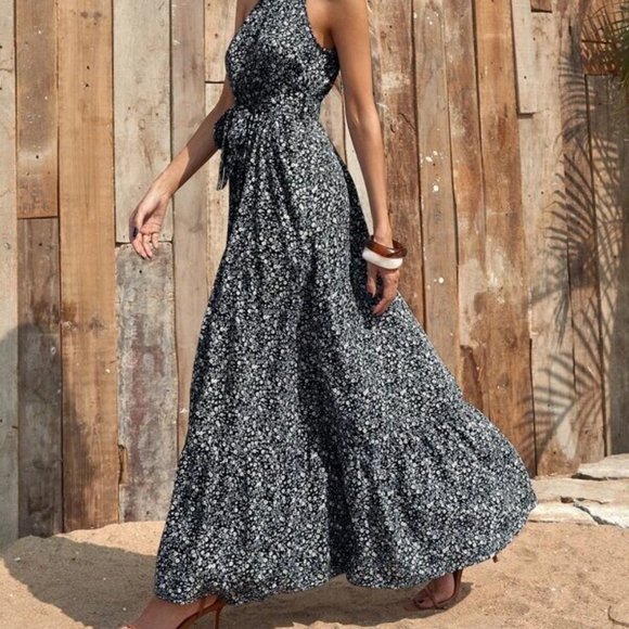 Women's Maxi Dress. - Picture 4 of 5